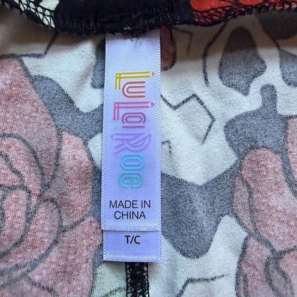 LuLaRoe Ghouls Halloween Skulls Rose Leggings Comfort Stretch Pants Goth | T/C - Picture 3 of 13